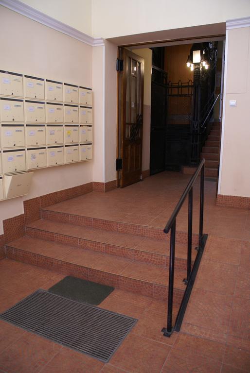 Appartement Door Family