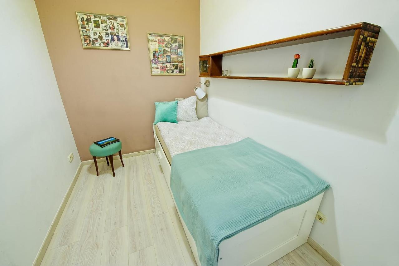 Apartman Door Family *